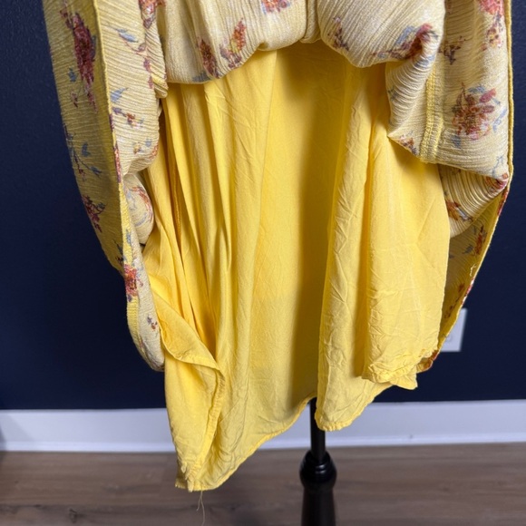 BChic Yellow Spaghetti Strap Floral Sundress, Size Large - Picture 8 of 10